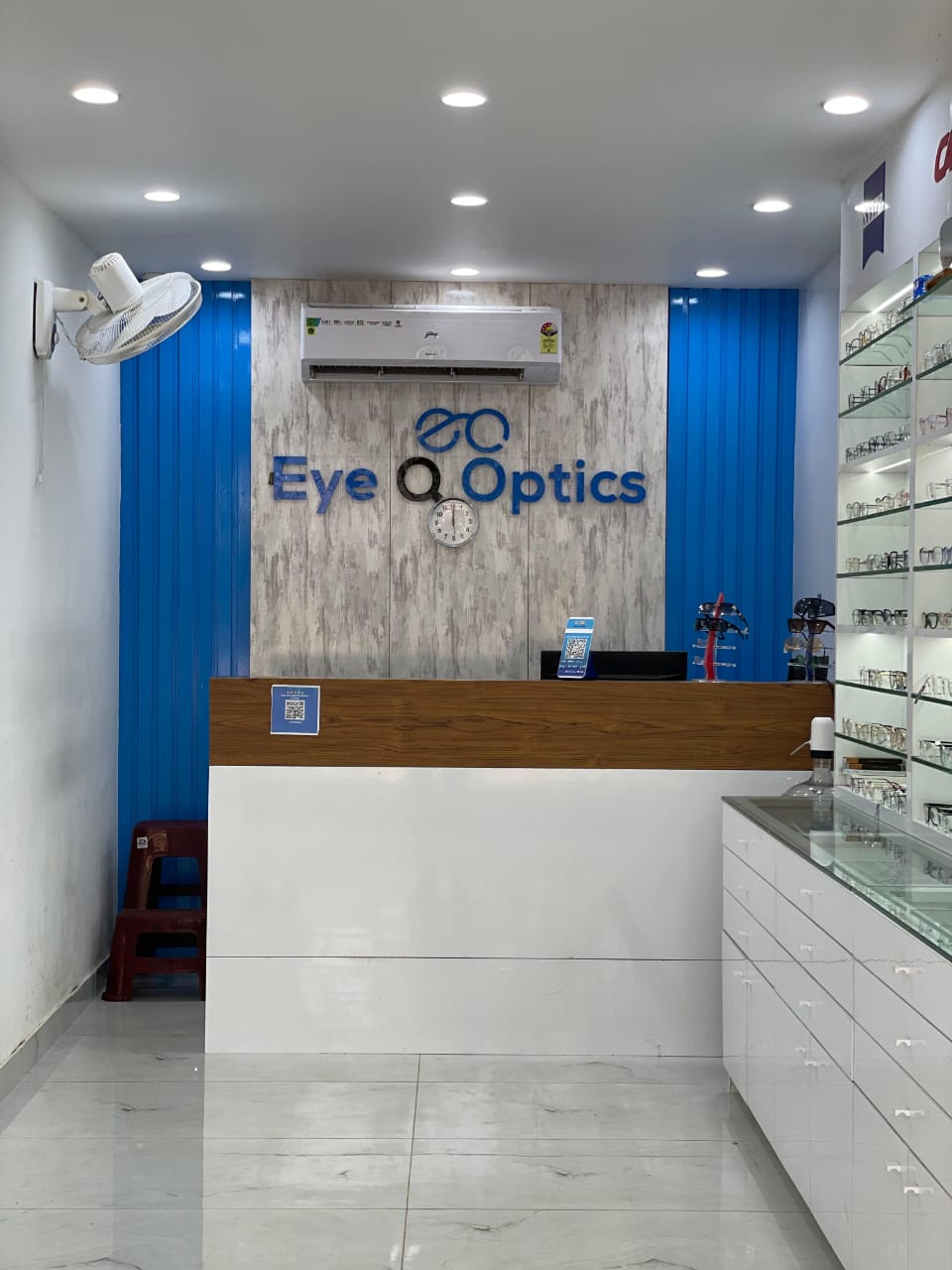 EYE Q OPTICS IRINAVE & PAPPINISSERI